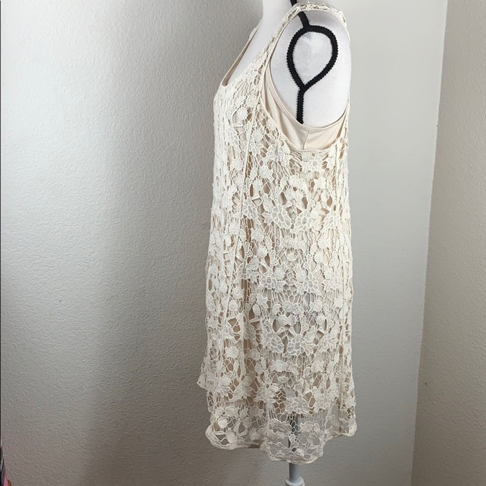 Lauren Conrad sleeveless crochet lace dress - Picture 3 of 10
